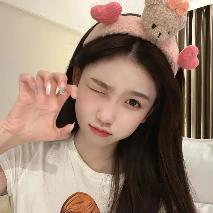 超模之女酒吧消费天价，被批炫富，前后半年引热议
